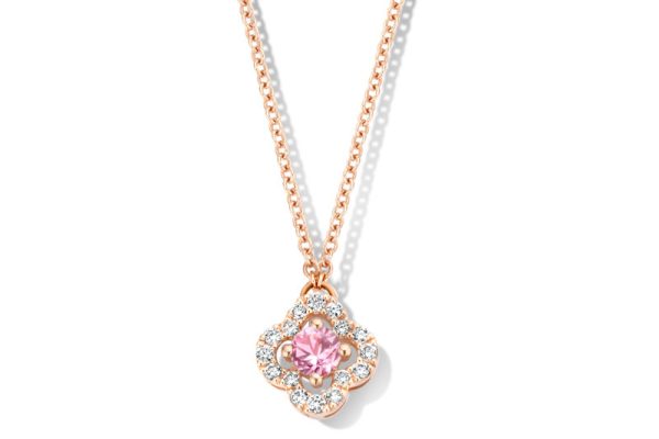 One More roségouden collier met roze klaverhanger met diamant