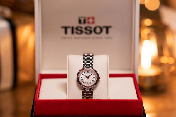 Tissot damehorloge met stalen band in een geschenkdoos