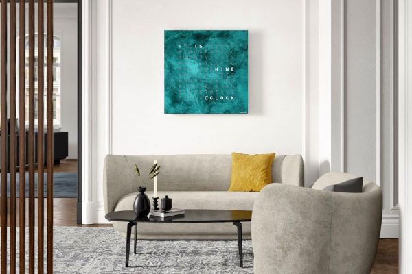 Moderne woonkamer met uitzicht op zee